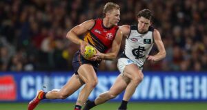 Corvos se reúnem em torno do capitão antes do confronto derby