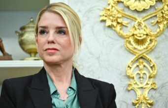 Caso Epstein: a ex-procuradora-geral dos EUA Pam Bondi finalmente testemunhará perante a Câmara dos Representantes