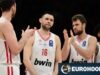 história Papanicolaou: 800 jogos pelo Olympiakos