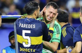 Marchesín se machucou no Boca e teve que deixar a partida em maca