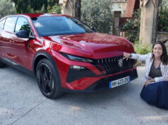 Testamos um sedã que não se enquadra em seu segmento