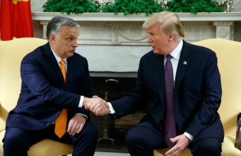 Peter Magyar lidera Orbán nas pesquisas de opinião enquanto a Hungria realiza uma votação de alto risco