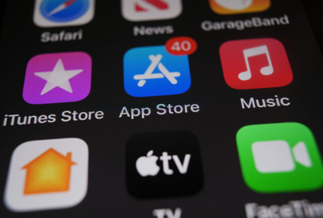 app-store-with-badge-GettyImages-2193151739.jpg