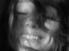 Ariana Grande confirma lançamento do álbum ‘Petal’ em julho