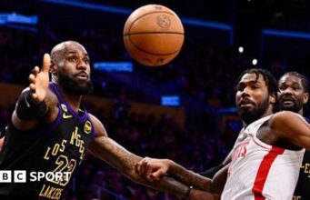 Playoffs da NBA: LeBron James brilha para o Los Angeles Lakers com a derrota de Victor Vambanyama