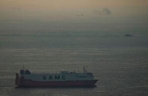 Após o novo bloqueio deste estreito, a Guarda Revolucionária Iraniana abriu fogo contra um petroleiro britânico