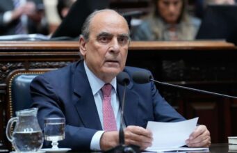 Guillermo Franco mirou Adorni e referiu-se à corregedoria do governo político de El Intransigente.