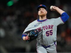 O apaziguador comercial do Mets, Richard Lovelady, para os Nationals