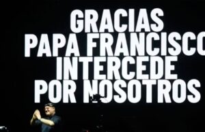 Reverendo DJ arrasou na Plaza de Mayo com sua homenagem ao Papa Francisco