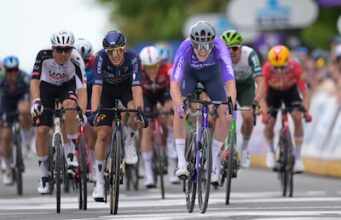 Só não à frente do Bordeaux del Grosso: Anders Foldeger corre para a vitória em Brabantse Pijl