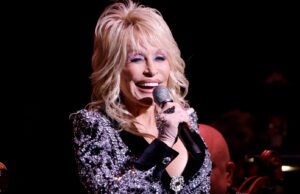 Dolly Parton doa para o Hospital Infantil do Tennessee