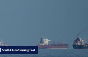 para quebrar o Irão e os EUA dizem que o Estreito de Ormuz está totalmente aberto a navios comerciais.