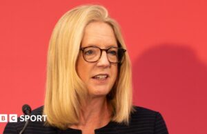 Welsh Rugby Union: A executiva-chefe Abby Tierney diz que atrasos nos planos da WRU atrasarão o País de Gales