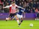 Os medos tornam-se realidade: o talentoso jogador do PSV, Kuhn (19), está gravemente ferido novamente.