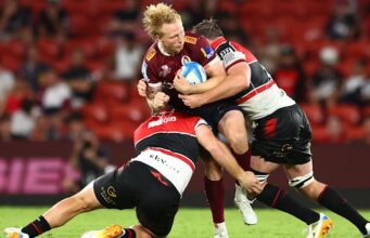 Carter Gordon se machucou quando Queensland derrotou os gigantes da Nova Zelândia