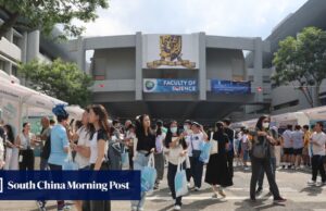 O número de pessoas que abandonam a escola em Hong Kong para estudar noutros locais é o mais baixo dos últimos 14 anos.