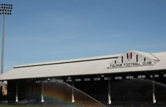 Fulham e Coventry City estão fazendo cheques para contratar o irmão da estrela da Premier League