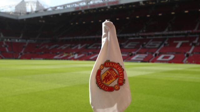 general-view-of-a-corner-flag-with-the-manchester-united-emblem-on-it.JPG