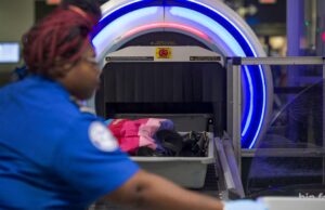 O aplicativo United Airlines adiciona previsões TSA Wait e pacote AirTag para smartphone