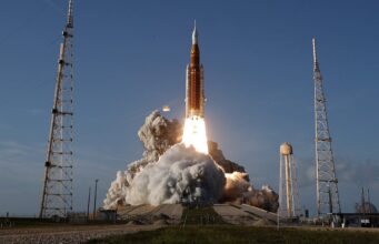 O astronauta da Artemis 2, Jeremy Hanson, dá o veredicto sobre o projeto Hail Mary enquanto se dirige para a lua