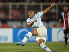 O ex-jogador do PSV Carlos Vinicius perdeu três pênaltis em seis minutos.