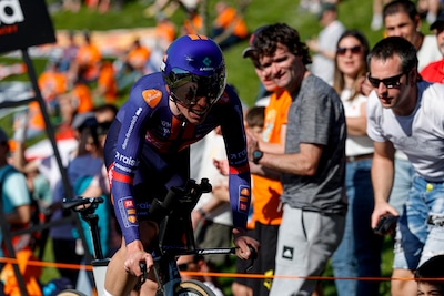 itzulia-basque-country-2026-65th-edition-1st-stage-bilbao-bilbao-13-8-km-06-04-2026-frank-van-den-br.jpeg