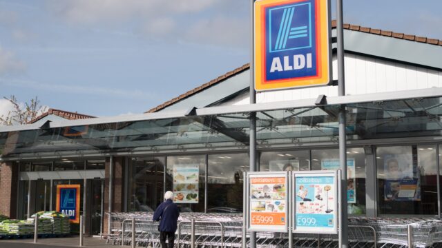 j15nf8-aldi-store-chester-le-463473000.jpg