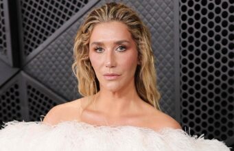 Kesha comemora o Dia da Terra (com alguns dias de atraso) com fotos de praias de nudismo e reflexões sobre alienígenas
