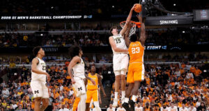 Big Adi Mara está fazendo história e será o primeiro hispânico a jogar na Final Four da NCAA