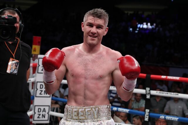 liam-smith-lozano-fight15.jpg