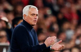 O Chelsea inicia negociações com o substituto de Irreola, que é igual a Puch e Mourinho