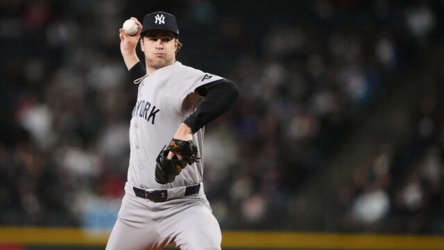 mlb-yankees-cam-schlittler-040226-2.jpg