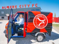 Chantal (50) é a única oficial feliz no futebol profissional: ‘Acho que aqueles rostos desapontados são tão tristes’