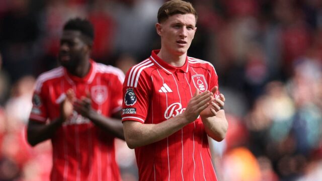 nottingham-forest-s-elliot-anderson-applauds-fans-after-the-match.JPG