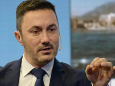 Lewis Petrie apoiou o desejo de Miley de usar impedimentos nas prisões. Política do Intransigente