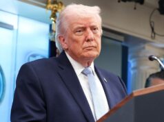 A 25ª Emenda à Constituição de Trump foi considerada “irrealista” pelo senador Sheldon Whitehouse, D.R.I.