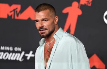 Ricky Martin iluminou Córdoba e criou euforia no início de sua turnê argentina no SHOW El Intransigente.
