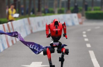 Robô humanóide estabeleceu recorde de meia maratona na China
