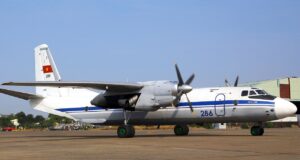 Um avião de transporte militar russo cai na Crimeia, matando 29 pessoas