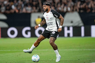 sao-paulo-brazil-march-21-memphis-depay-of-corinthians-controls-the-ball-during-a-brasileirao-2026-m.jpeg