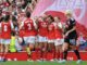 Os jogadores do Arsenal venceram o Lyon por engano e avançaram para a segunda final consecutiva da Liga dos Campeões.