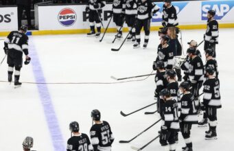 A carreira de Anze Kopitar na NHL terminou com a derrota dos Kings no Jogo 4 para o Avalanche