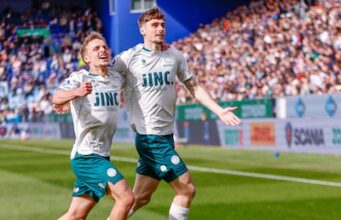 O Excelsior conquistou uma posição chave em Zwolle graças ao golo tardio de Szymon Wlodarczyk.