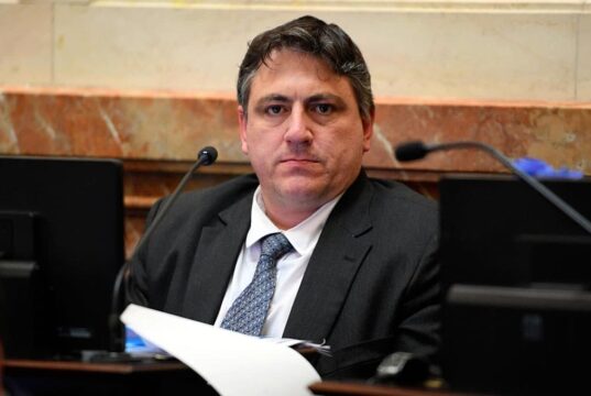 “Se você não tem documentos, saia” POLÍTICA El Intransigente