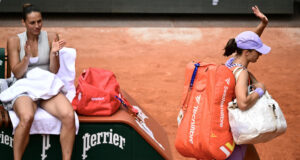 Kostyuk caiu para o tetracampeão Swiatek no último Aberto da França.