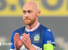 Premiership irlandesa: capitão do Linfield, Chris Shields, ‘pressiona para retornar à Europa’