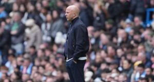 Arne Slott: Técnico do Liverpool demitido após defesa mediana do título da EPL