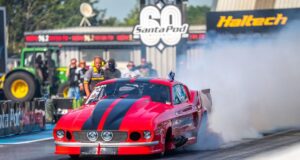 Arnold é o mestre enquanto lidera o forte campo Santa Pod do Main Event da FIA