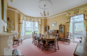 Casa Grand Belfast completa com entrada de garagem e despensa para venda