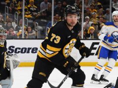 Estrela da NHL enfrenta possível suspensão prolongada após ataque furioso ao oponente durante derrota esmagadora nos playoffs
